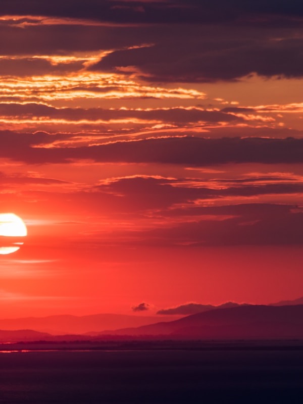 日落氛围与轮廓光 LoRA 样张